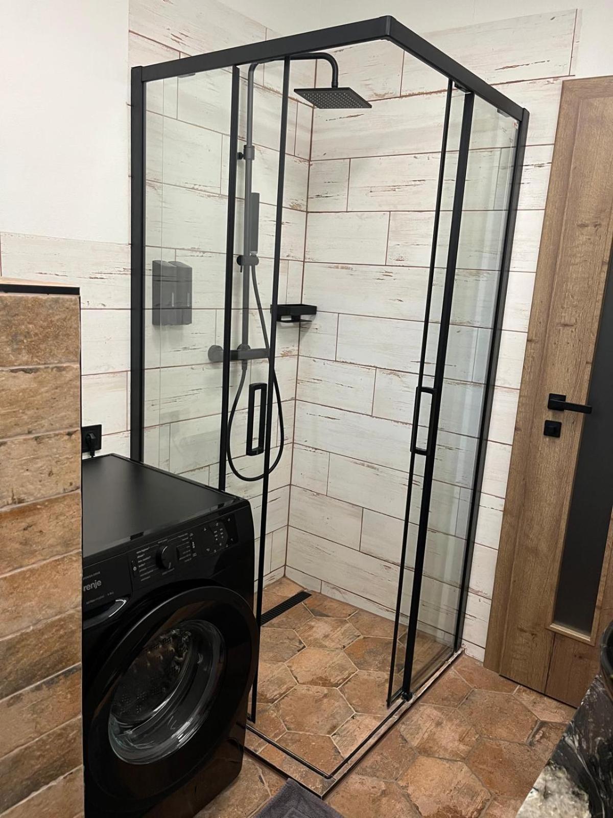 Iq Apartments Прешов Экстерьер фото