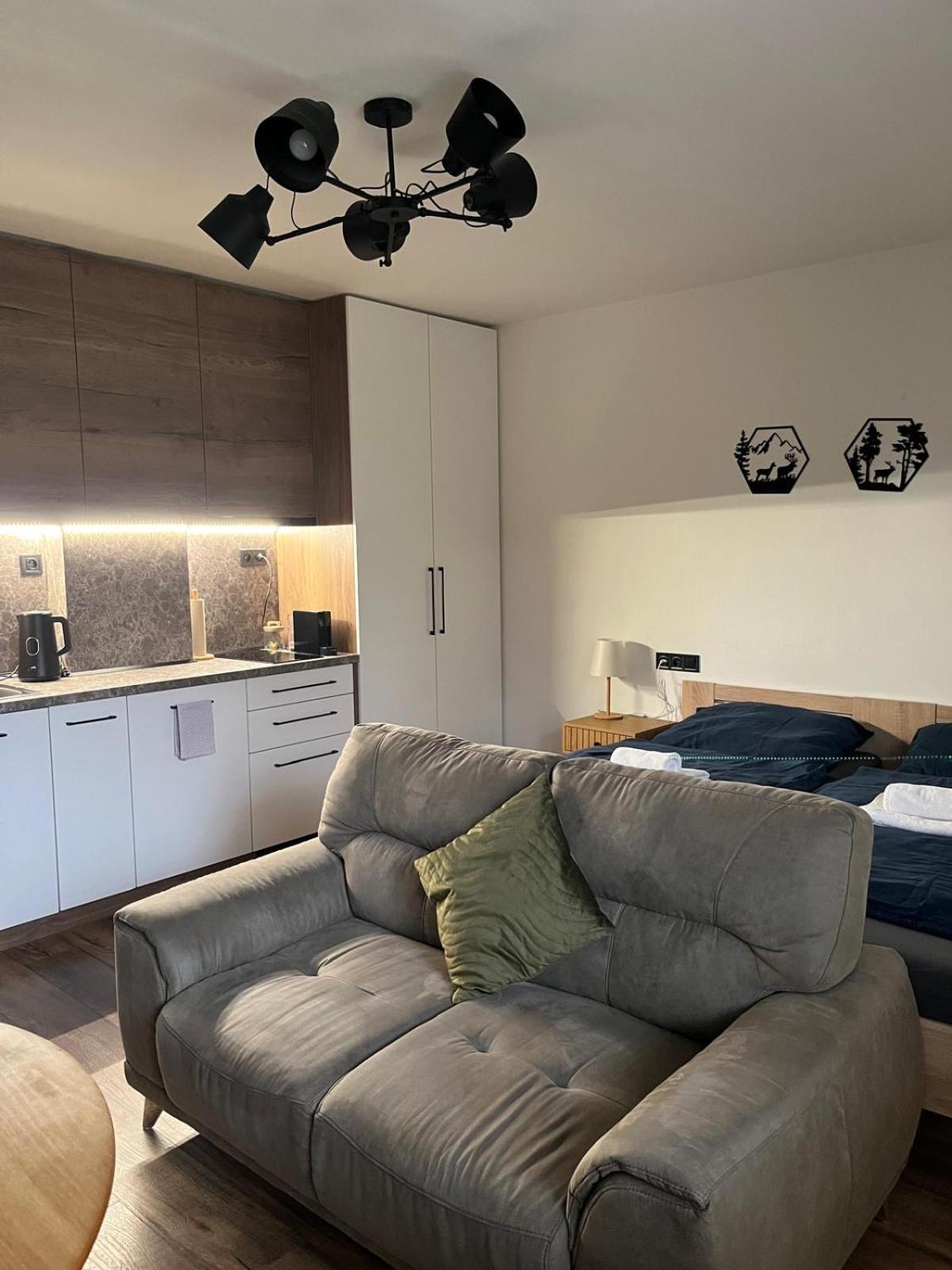 Iq Apartments Прешов Экстерьер фото