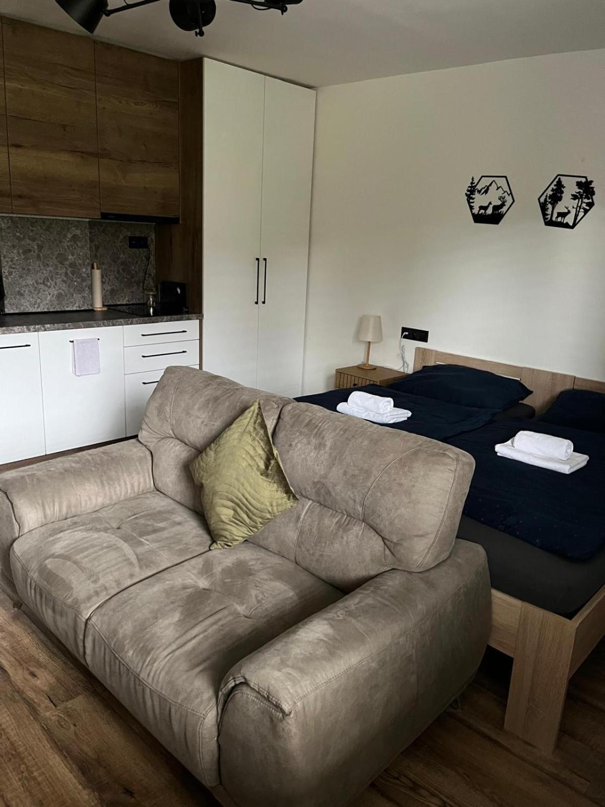 Iq Apartments Прешов Экстерьер фото
